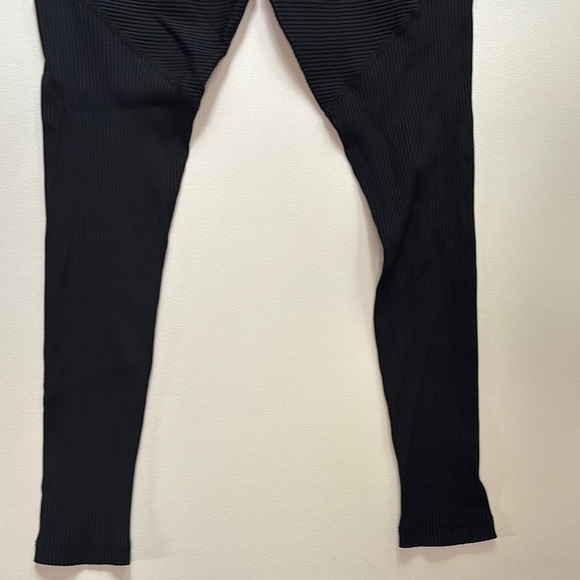 Year of Ours Black Ribbed Active Leggings Women’s Sz Medium Athletic Yoga - Picture 5 of 7